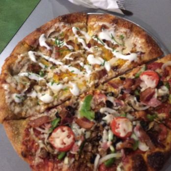 Mellow Mushroom Carmel - Medium-half Red Skin Potato Pie, half House Special - Pizza Near Me - Carmel, Indiana Mellow Mushroom Carmel - Medium-half Red Skin Potato Pie, half House Special - Pizza Near Me - Carmel, Indiana
