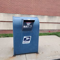 US Post Office - posting...