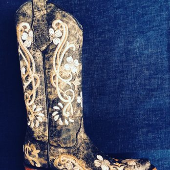 Wood's Boot City - Shoe Stores Near Me - Lubbock, Texas Wood's Boot City - Shoe Stores Near Me - Lubbock, Texas