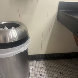 Womens locker room - health hazard!