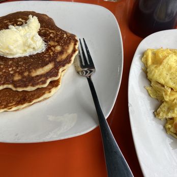 Cafe Sarafornia - 222 Breakfast - American Near Me - Calistoga, California Cafe Sarafornia - 222 Breakfast - American Near Me - Calistoga, California