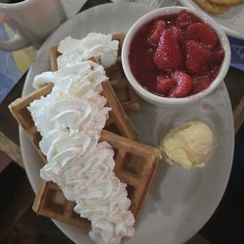 Gwennies Old Alaska Restaurant - Belgian Waffles - American Near Me - Anchorage, Alaska
