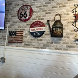 Main Street Cafe - Interior decorations