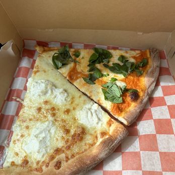 John And John's A Pizza Shop - Bianca and alla vodka - Pizza Near Me - Orlando, Florida John And John's A Pizza Shop - Bianca and alla vodka - Pizza Near Me - Orlando, Florida