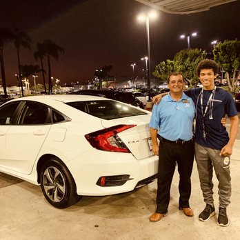 Freeway Honda - AL and ELIJAH with the 2019 White Honda Civic - Car Dealers Near Me - Santa Ana, California Freeway Honda - AL and ELIJAH with the 2019 White Honda Civic - Car Dealers Near Me - Santa Ana, California