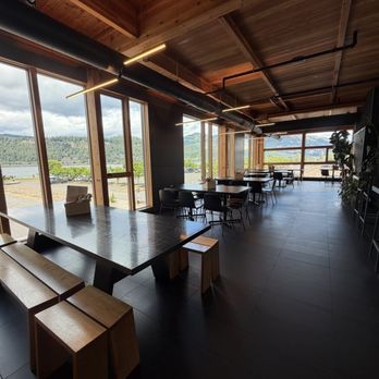 Ferment Brewing Company - Brewpubs Near Me - Hood River, Oregon