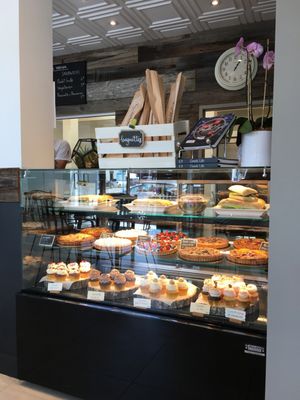 Patisserie Lawrence V. by null