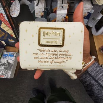 2nd & Charles - Harry Potter Wallet - Video Game Stores Near Me - Chantilly, Virginia