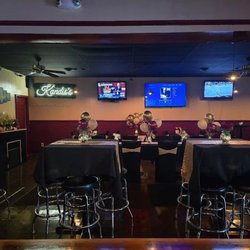 Kandis's - Seating area