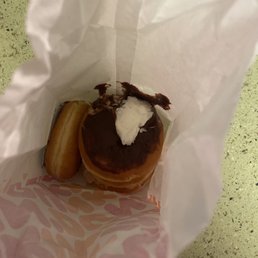 4 donuts crammed together in a bag made me upset. Look at the toppings on the bag! 4 donuts crammed together in a bag made me upset. Look at the toppings on the bag!