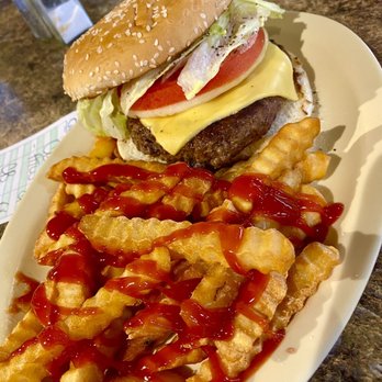 Okeechobee Livestock Market Restaurant - Probably the best burger in town I'd say - American Near Me - Okeechobee, Florida