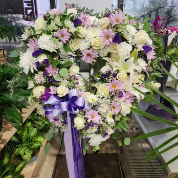 North Texas Flowers - A funeral spray heart design for the service to show love by local Allen flower shop, North Texas Flowers w/ delivery by floral designers. - Florists Near Me - Allen, Texas