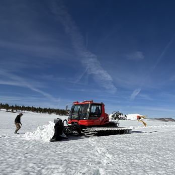 Newbry's Emergency Snow Service - Josh + Pisten Bully 600 Snowcat grooming snow for automotive commercial. - Snow Removal Near Me - Mammoth Lakes, California Newbry's Emergency Snow Service - Josh + Pisten Bully 600 Snowcat grooming snow for automotive commercial. - Snow Removal Near Me - Mammoth Lakes, California
