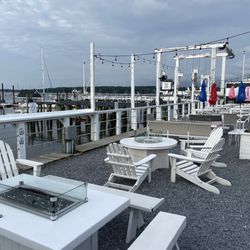Cooper Bluff - Outdoor seating