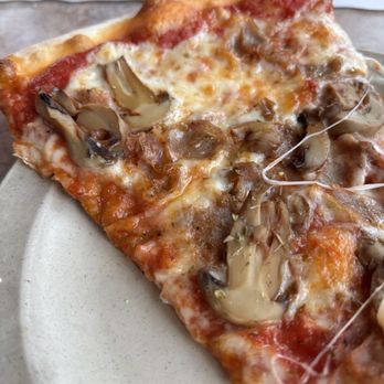 Roma Restaurant - Pizza Near Me - Tuckahoe, New York