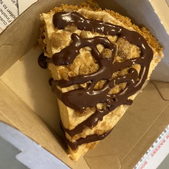 Rood - Peanut Butter Cream - Desserts Near Me - Lakewood, Ohio Rood - Peanut Butter Cream - Desserts Near Me - Lakewood, Ohio