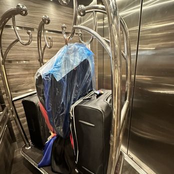 Hilton Orlando/Altamonte Springs - Lugging my luggage. - Hotels Near Me - Altamonte Springs, Florida Hilton Orlando/Altamonte Springs - Lugging my luggage. - Hotels Near Me - Altamonte Springs, Florida