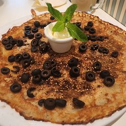 PANCAKES Amsterdam Negen Straatjes - Dutch Pancake of September (2023) blaxk olives * za'atar herbs * cream cheese