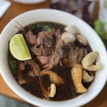 Lanxang Star Restaurant - Thai Near Me - Dracut, Massachusetts