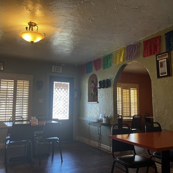 La Cueva de Oso - Inside decor - Mexican Near Me - Balmorhea, Texas La Cueva de Oso - Inside decor - Mexican Near Me - Balmorhea, Texas