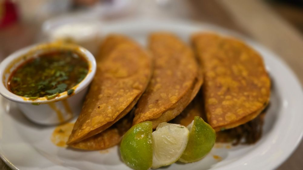 Food from La Torta Loca