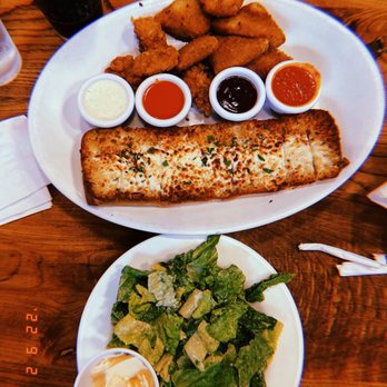 Giordano's - Sampler Starter salad - Pizza Near Me - Chicago, Illinois Giordano's - Sampler Starter salad - Pizza Near Me - Chicago, Illinois