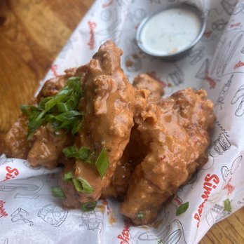 Simmzy's - 15 Minute Wings - Gastropubs Near Me - Long Beach, California