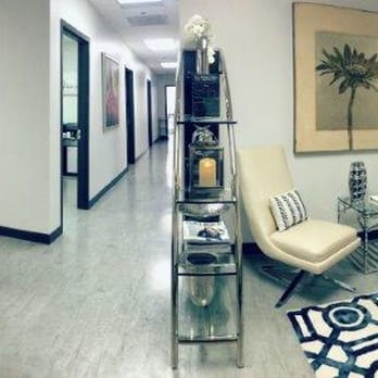 Clinique Dallas - Waiting Room - Medical Spas Near Me - Dallas, Texas Clinique Dallas - Waiting Room - Medical Spas Near Me - Dallas, Texas
