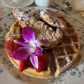 Little Hen - Chicken & Waffle - Breakfast & Brunch Near Me - Weston, Florida Little Hen - Chicken & Waffle - Breakfast & Brunch Near Me - Weston, Florida