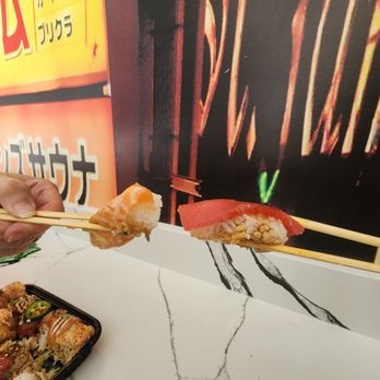 Umi Sushi - Sushi Bars Near Me - Chicago, Illinois