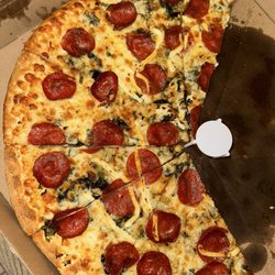 Tony Pepperoni Pizzeria - Dry pizza
