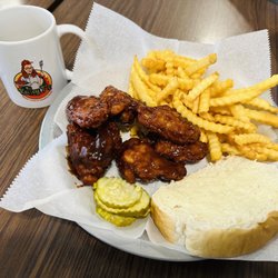 Kelley T's - Barbecued chicken wing basket