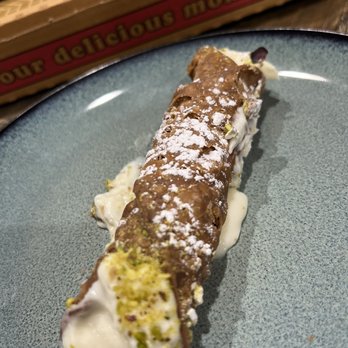 Old School Pizzeria - Cannoli - Pizza Near Me - Las Vegas, Nevada