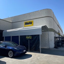 Thrifty Car Rental - Building of Hertz on District
