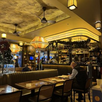 La Rotonde St. Honoré - Inside of the restaurant - French Near Me - Paris, 75 La Rotonde St. Honoré - Inside of the restaurant - French Near Me - Paris, 75
