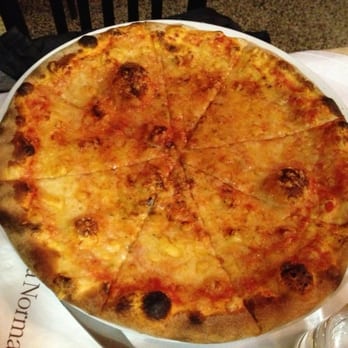 La Norma - Margherita pizza - Italian Near Me - Vienna, 9