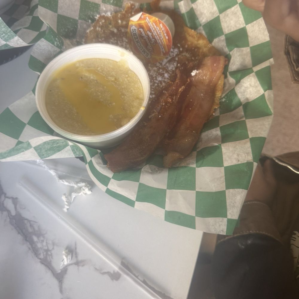 The Breakfast Spot - Pancake and grits and bacon - Breakfast & Brunch Near Me - Mobile, Alabama