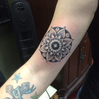 Broken Dagger Tattoo Parlor - Tattoo Near Me - Las Vegas, Nevada