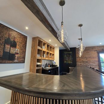 Lapluma Coffee & Wine - Coffee & Tea Near Me - Alexandria, Virginia