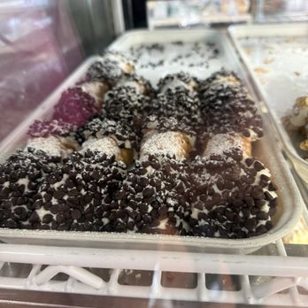 Virgilio's Italian Bakery - The best cannolis in the world - Bakeries Near Me - Gloucester, Massachusetts Virgilio's Italian Bakery - The best cannolis in the world - Bakeries Near Me - Gloucester, Massachusetts