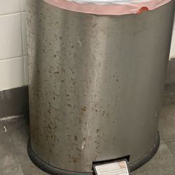 sweetFrog Premium Frozen Yogurt - Poor maintenance