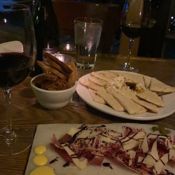 Sasha's On Shaw - New American Near Me - Saint Louis, Missouri