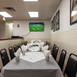 Maru Restaurant and Grocery - Plenty of space to enjoy food and entertainment!