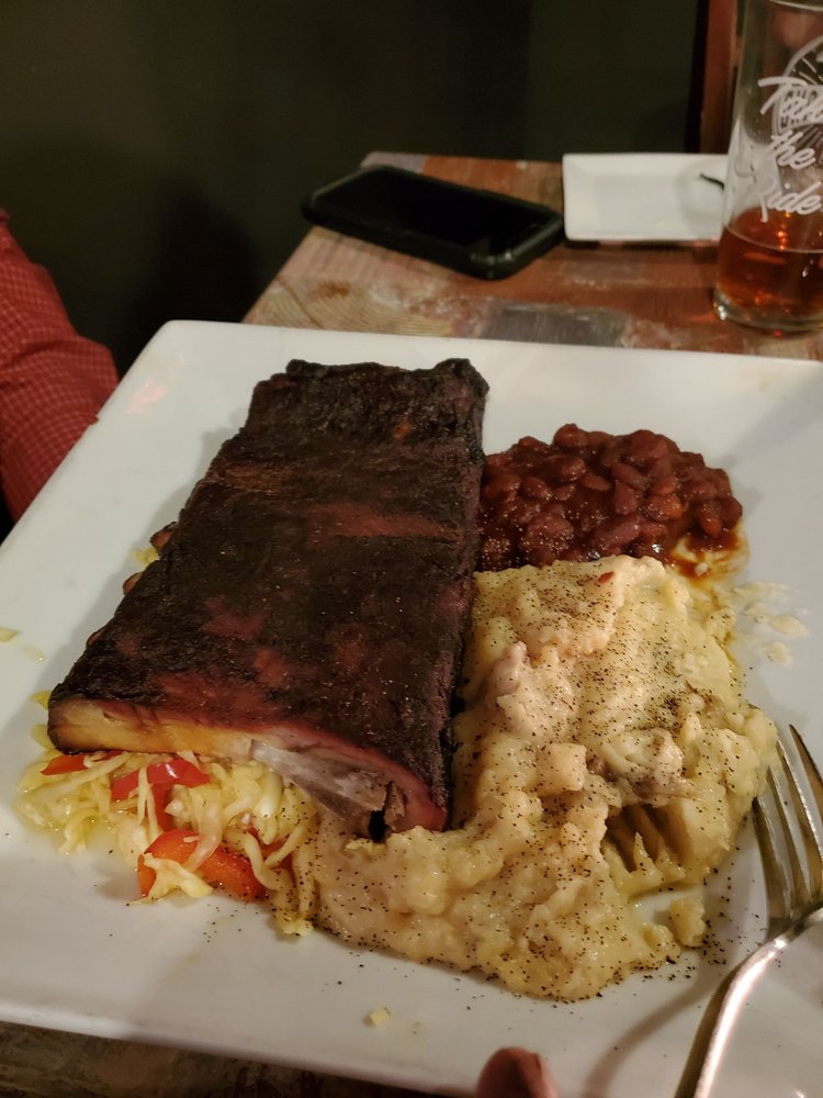 WINE AND ROSES CLOSED Updated August 2024 14 Photos 101 W Main