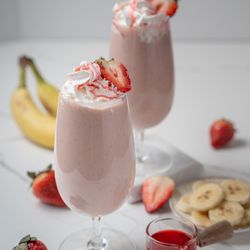 Sweet Castle Bakery - Banana Strawberry Smoothie, creamy, fruity, and perfectly blended for a refreshing treat.