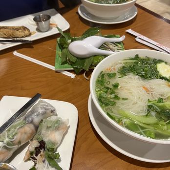Saigon Cafe - Summer Rolls (Gi cun), Spring Rolls (Ch gi), P7. Tofu (Pho u h), P5. Chicken (Ph G) - Vietnamese Near Me - Zephyrhills, Florida