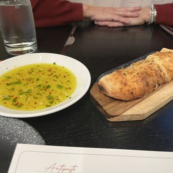 Aurora - Bread with dip - Italian Near Me - West Bloomfield Township, Michigan