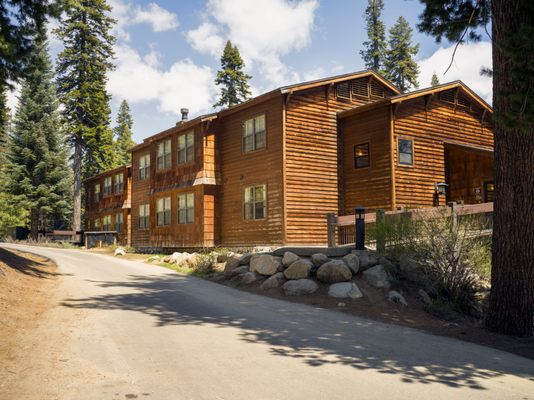 Wuksachi Lodge by null