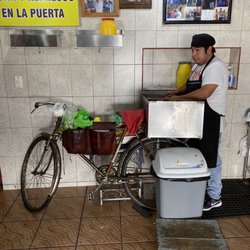 Tortas Ahogadas José - Traditional Torta Ahogada from the bici!