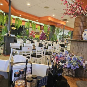 Bún Cá Cay - Another view from corner table. - Vietnamese Near Me - Garden Grove, California Bún Cá Cay - Another view from corner table. - Vietnamese Near Me - Garden Grove, California
